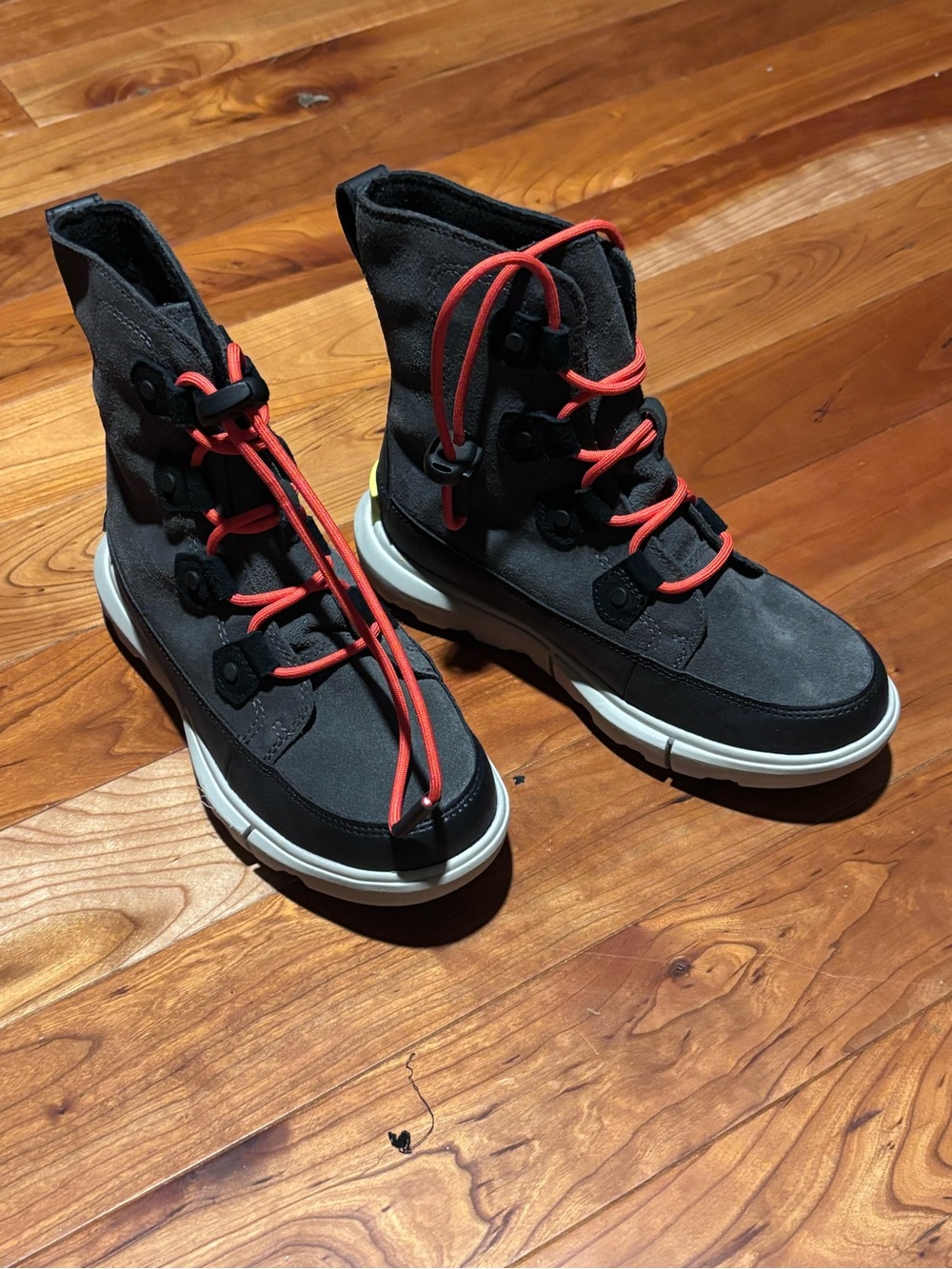Sorel Explorer Boots Youth/Little Kids Size 3 NWOT
